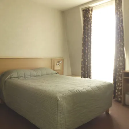 Hotel De Saint Georges 3*